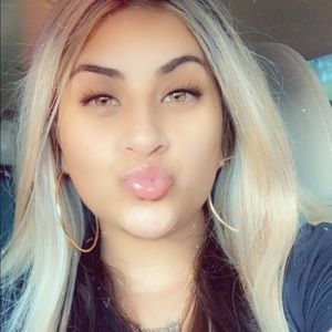 Meet your Posher, Raquel